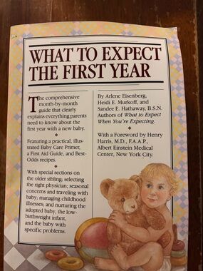 What to Expect the First Year Paperback - Cream, Blue, Pink Cover